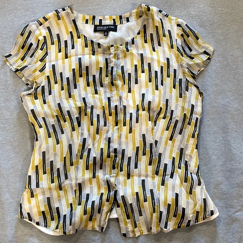 Silk short sleeve blouse. Size 10